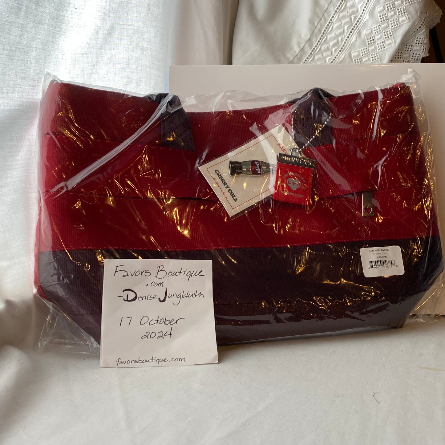 Harveys - Mini Streamline Tote LTD / Cherry Cola - New