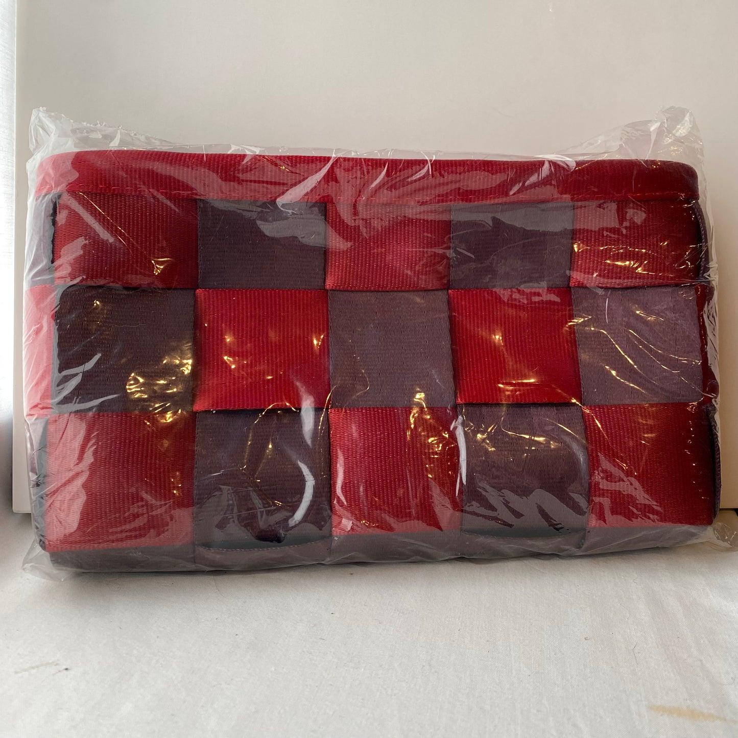 Harveys Convertible Clutch LTD / Cherry Cola - New
