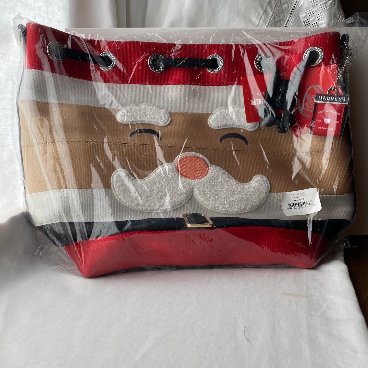 Harveys - Park Hopper / Santa - New