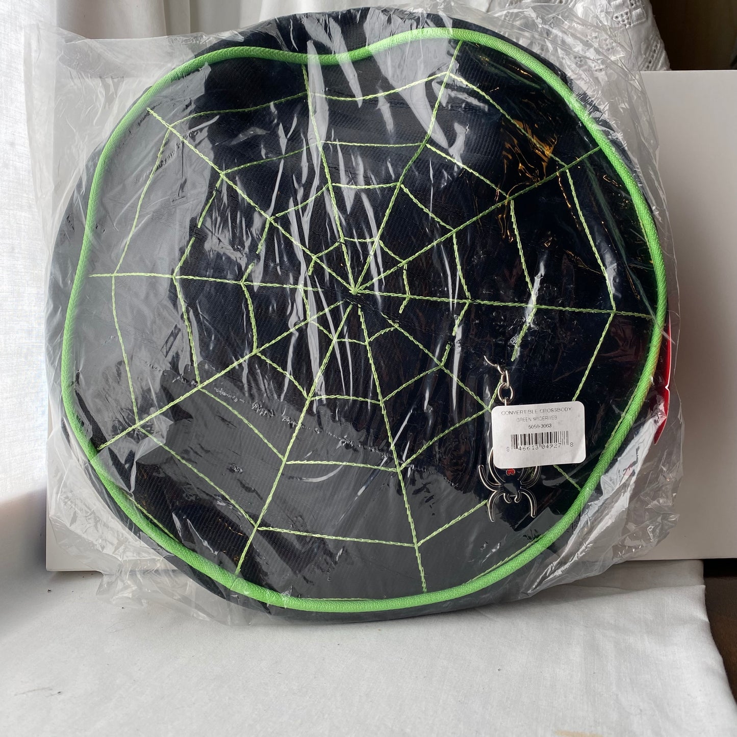 Harveys - Convertible Crossbody Collectors Series / Green Spiderweb - New