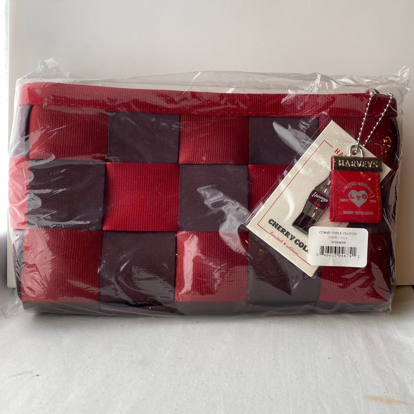 Harveys Convertible Clutch LTD / Cherry Cola - New