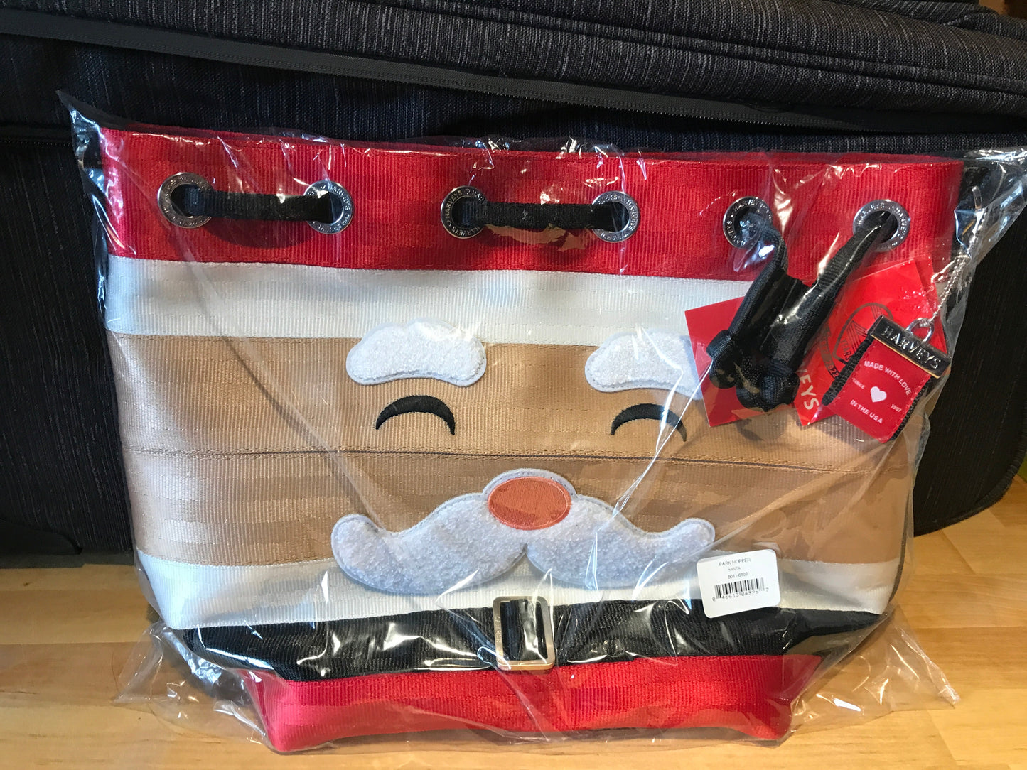 Harveys - Park Hopper / Santa - New