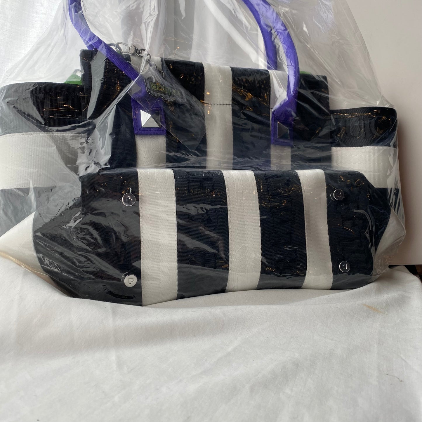 Harveys - Marilyn Tote / Beetlejuice - New