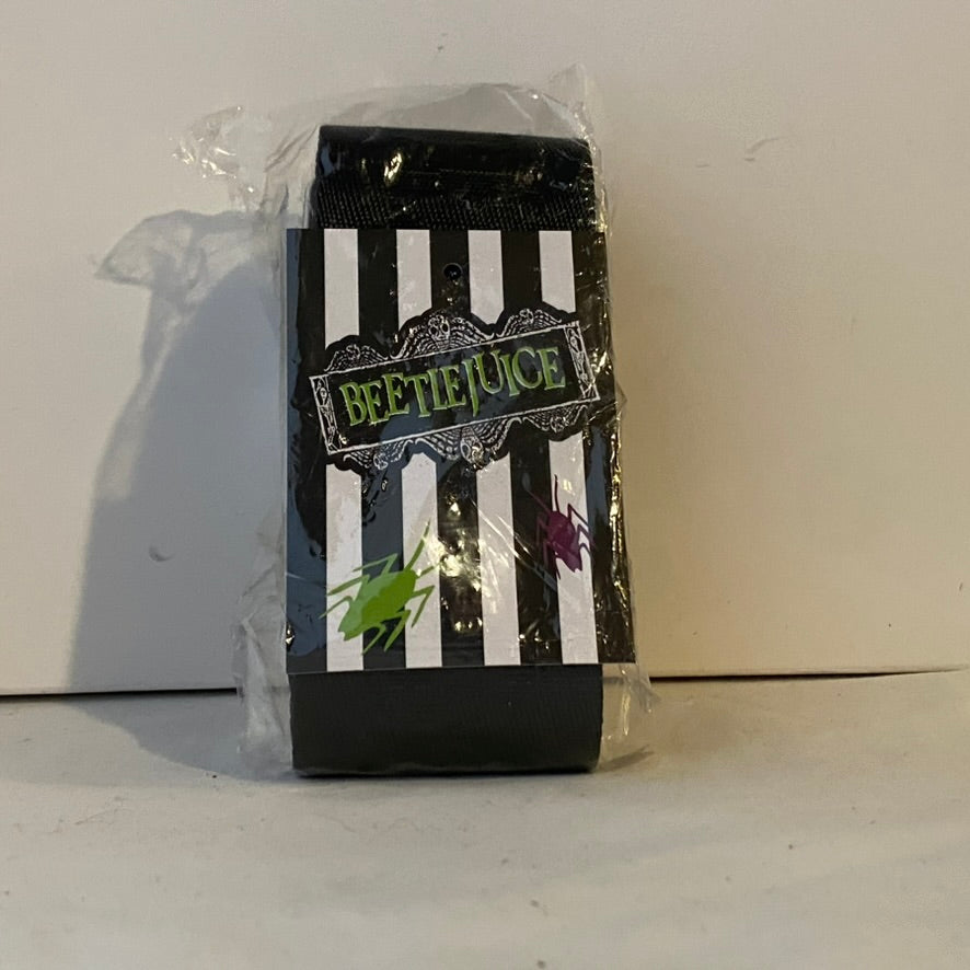 Harveys - 5 Panel Click n Carry / Beetlejuice - New