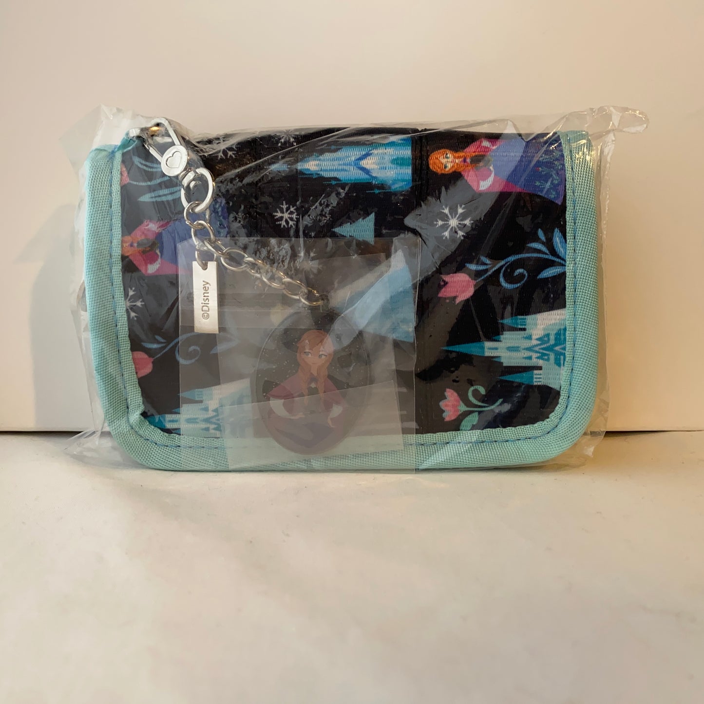 Harveys - Fun Size Wallet / Frozen - New